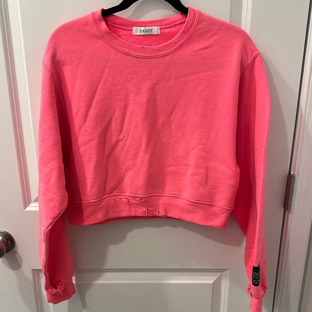 DANZY Women's Pink Cropped Distressed Sweatshirt